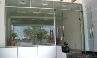 Có nên sử dụng cửa kính thủy lực cho ngôi nhà của bạn không?